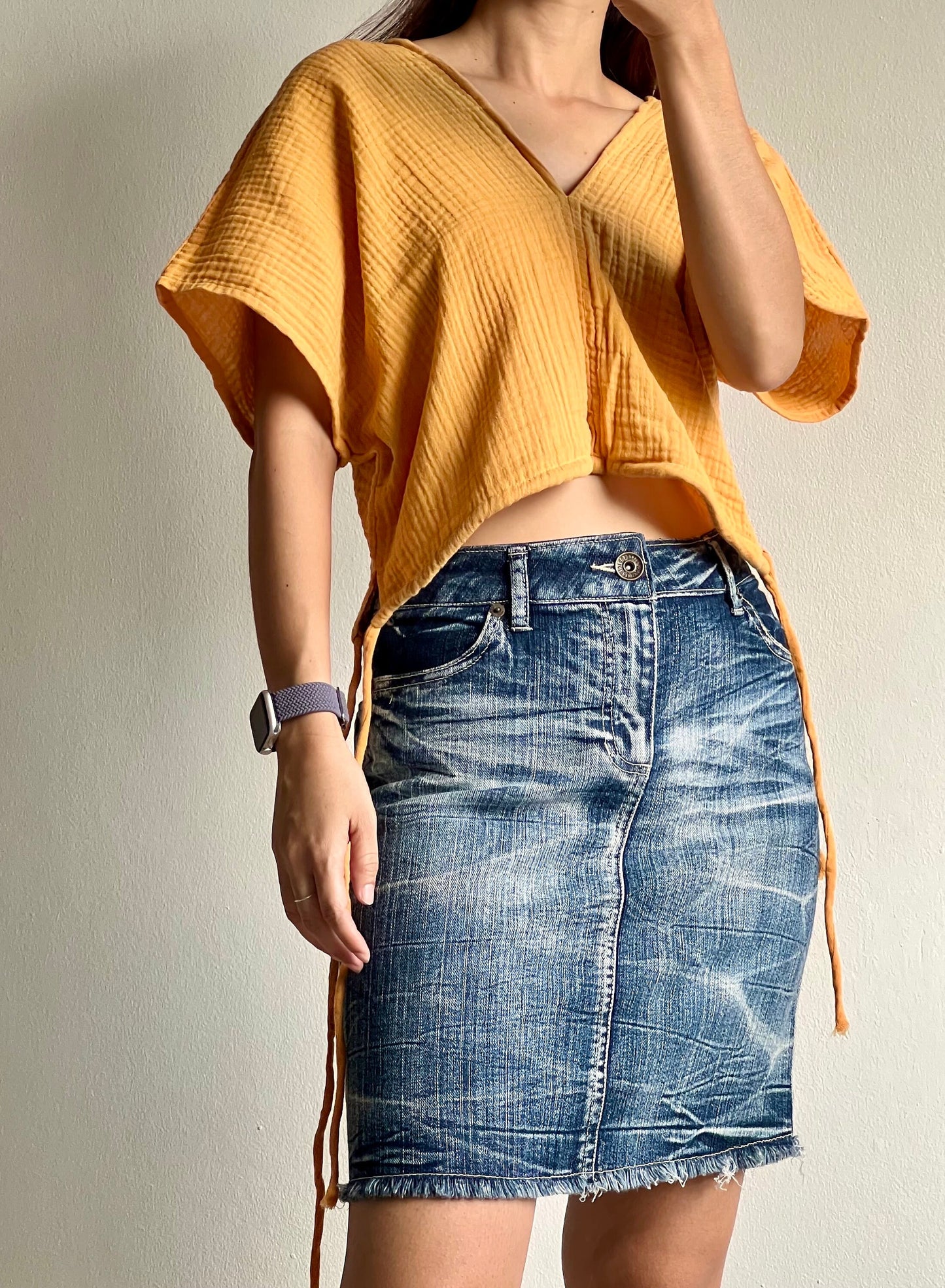 Muslin Double Gauze V-Neck Blouse with Adjustable Crop Top