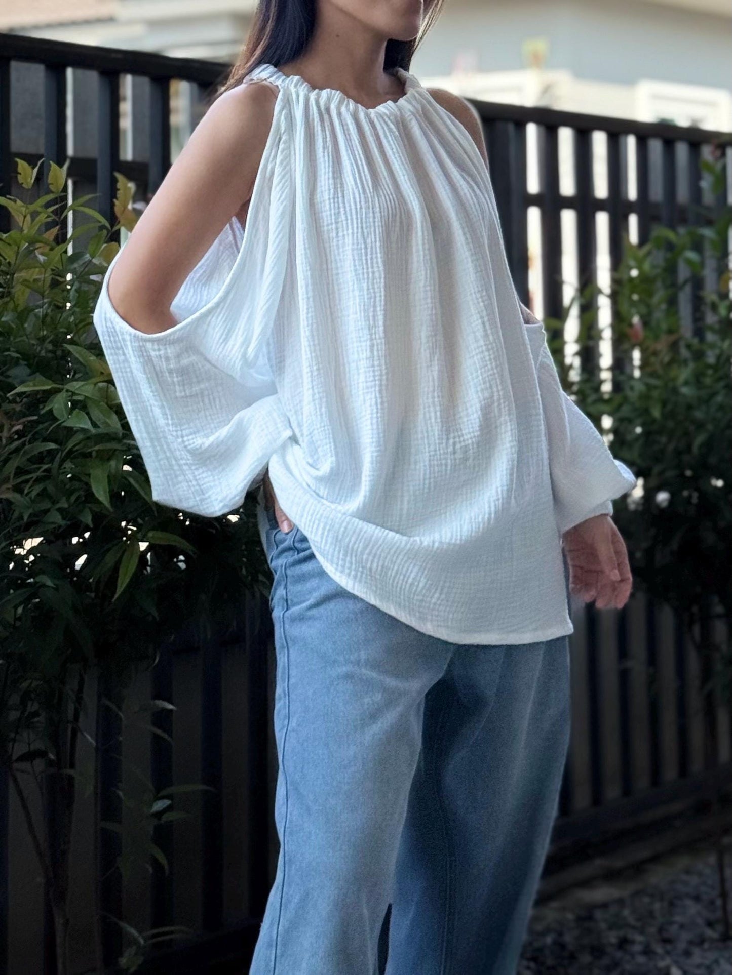 Double Gauze Long-Sleeve Round-Neck Off-Shoulder Shirt