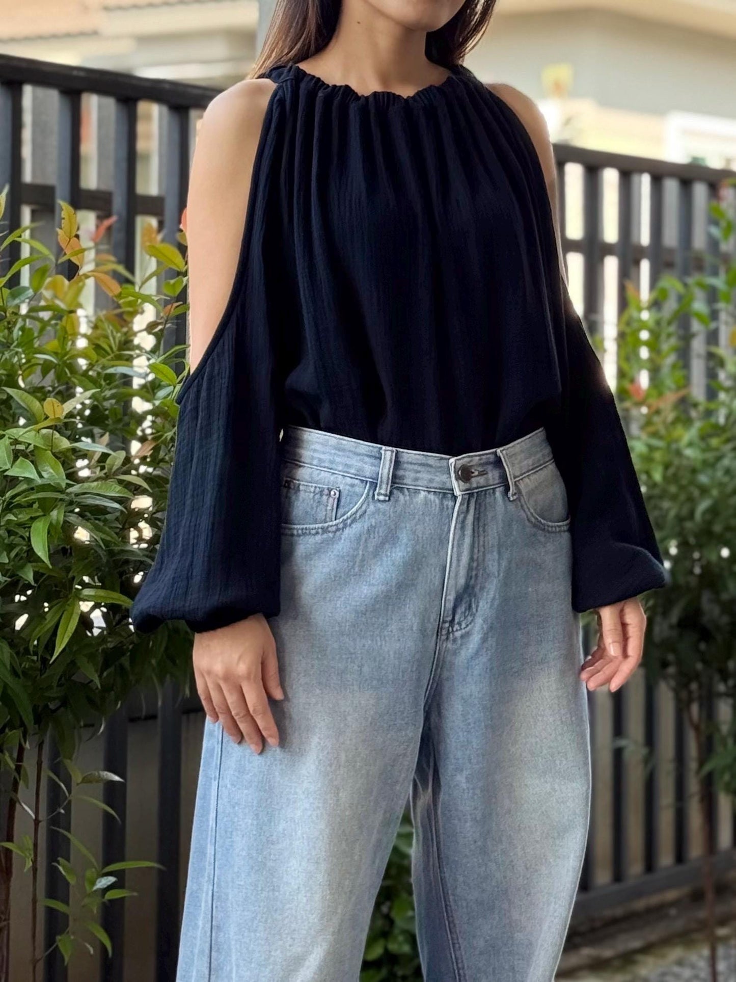 Double Gauze Long-Sleeve Round-Neck Off-Shoulder Shirt