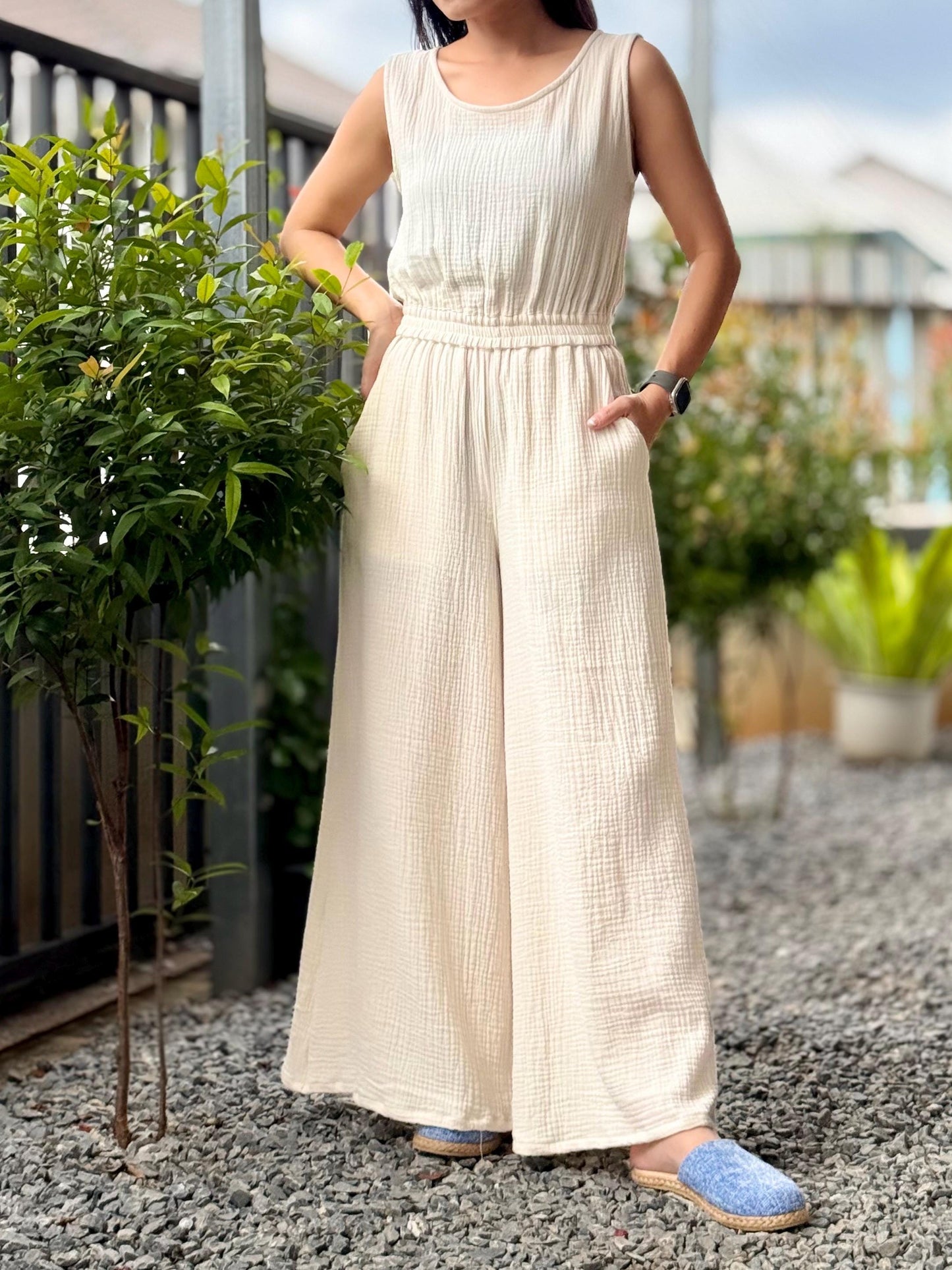 Sleeveless Jumpsuit in Double Cotton Gauze