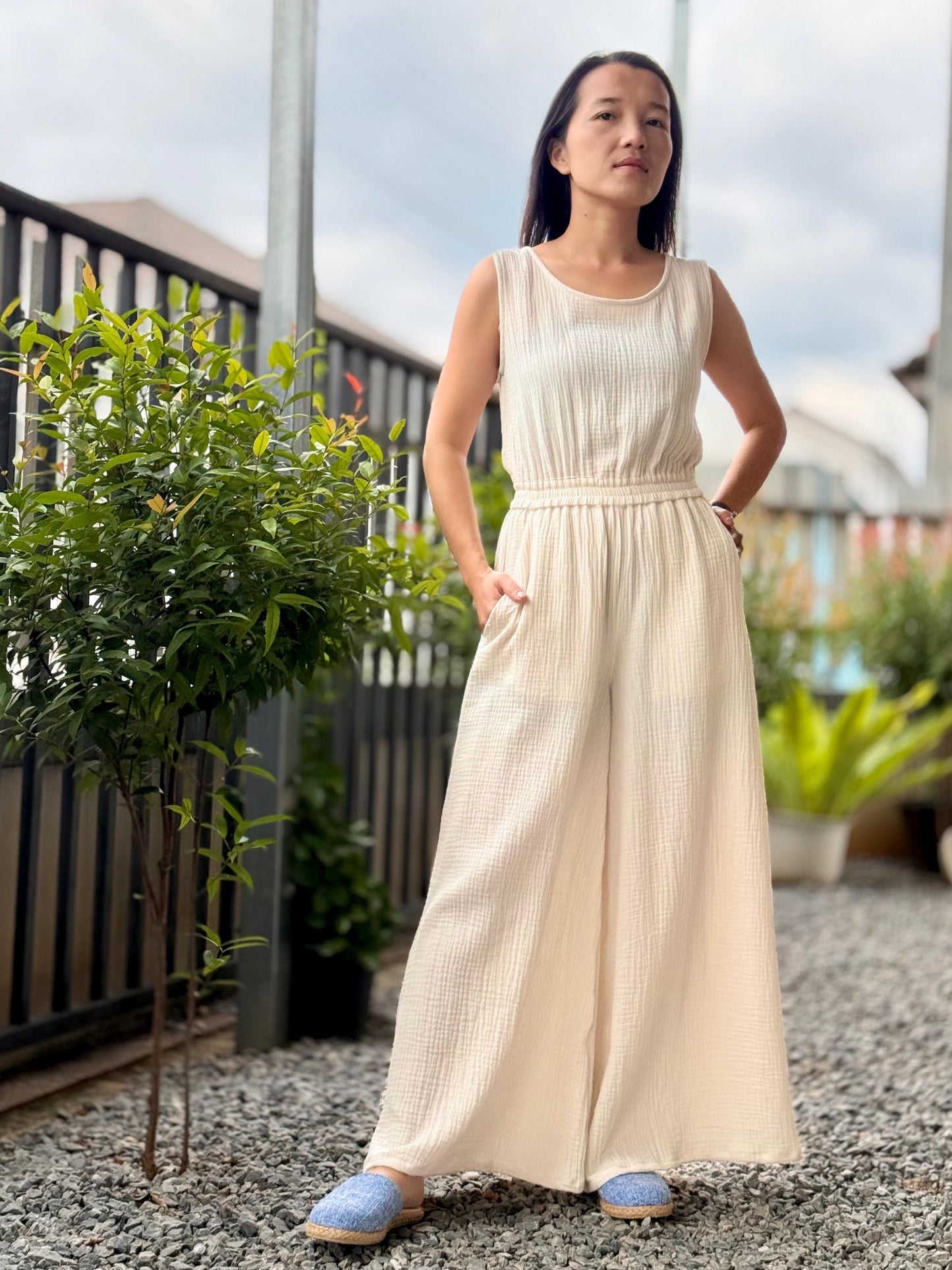 Sleeveless Jumpsuit in Double Cotton Gauze