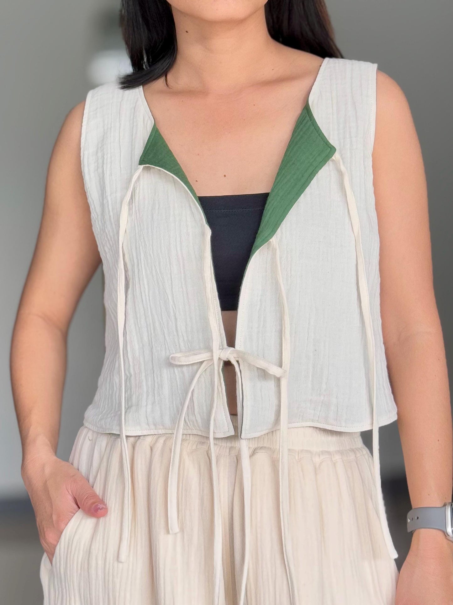 Women’s Double Gauze Sleeveless Reversible Crop Top Tank Blouse - 2 colors in 1