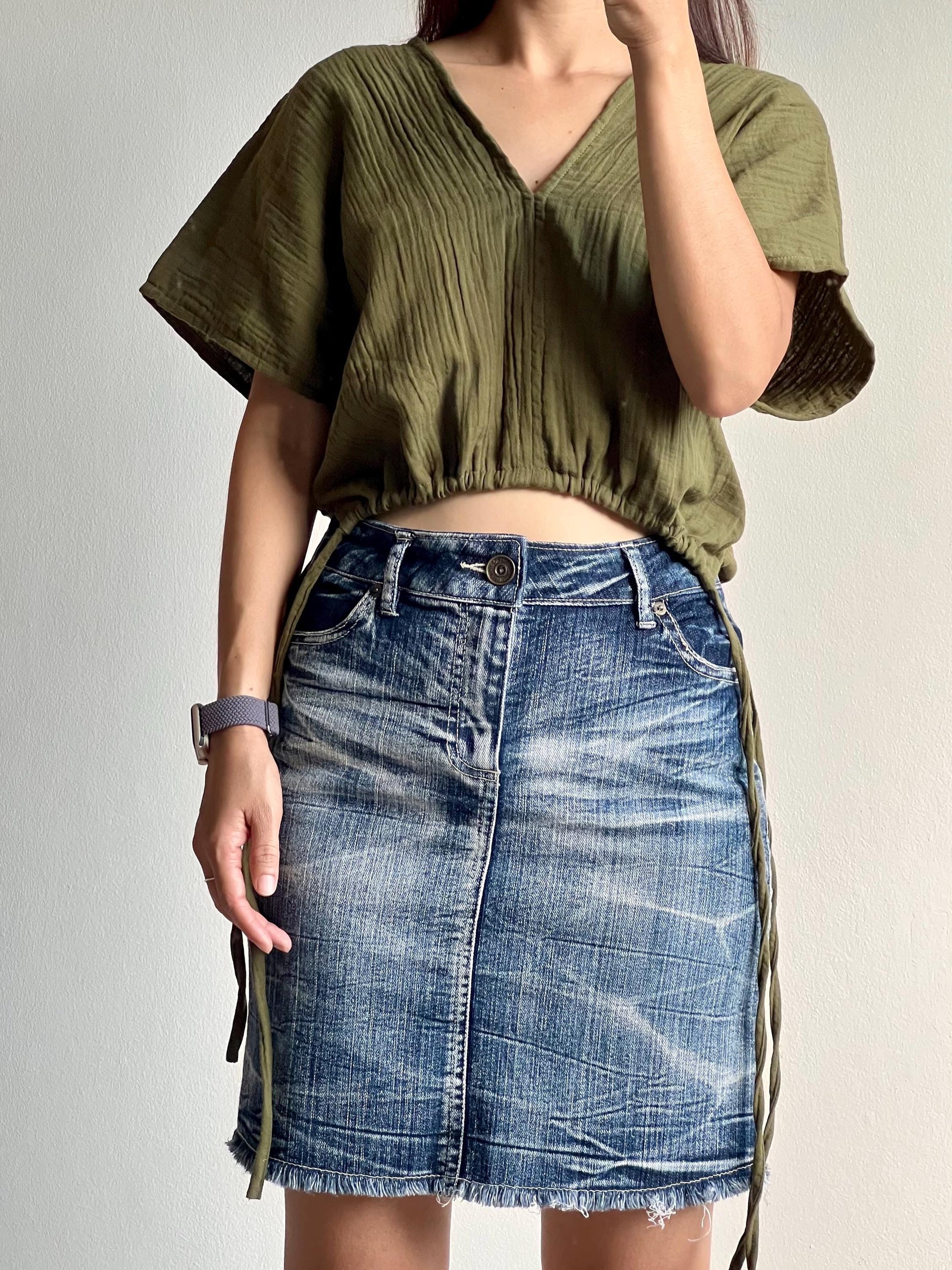 Muslin Double Gauze V-Neck Blouse with Adjustable Crop Top