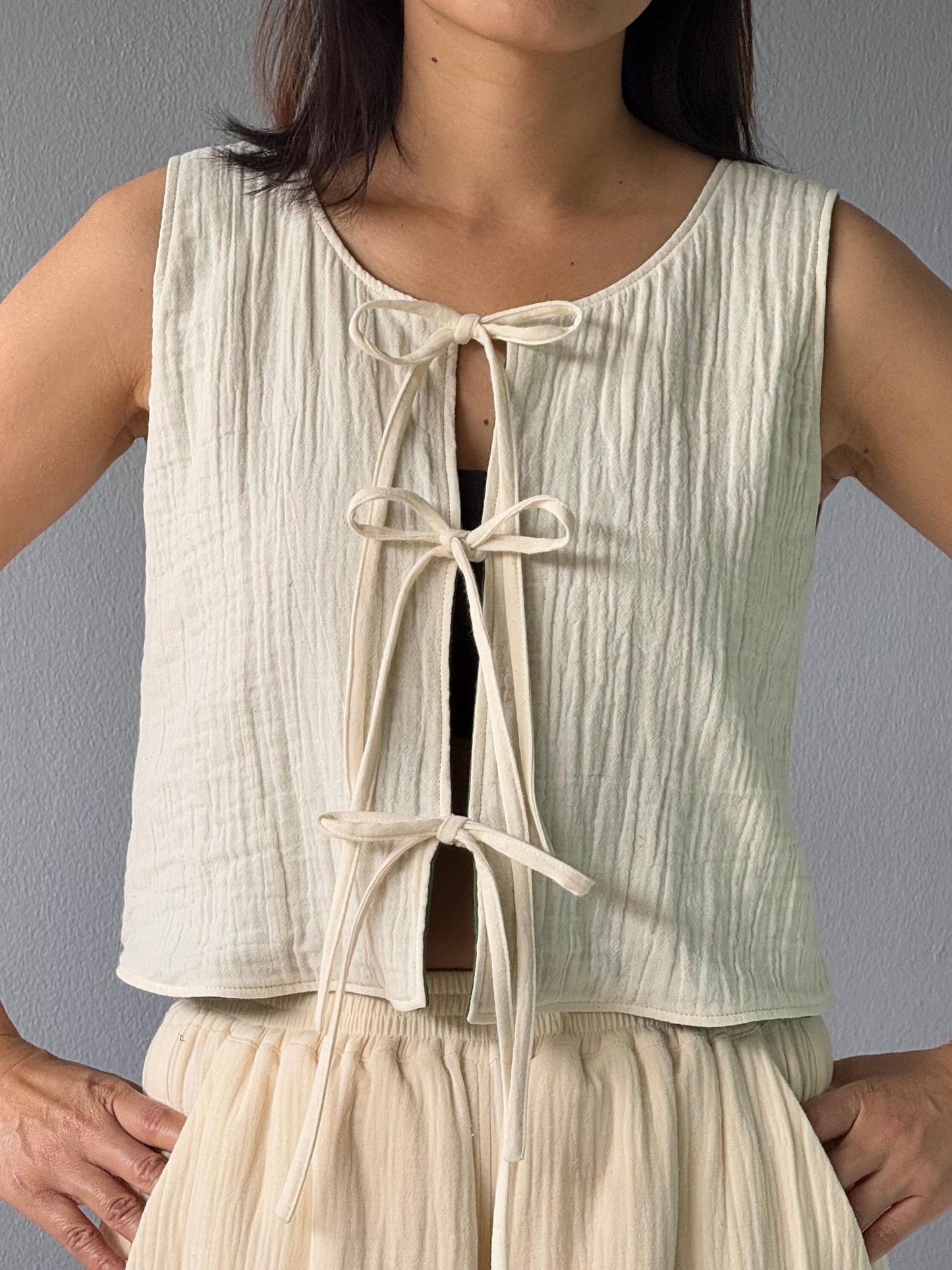 Women’s Double Gauze 2 Sided And Reversible (2 colors) Sleeveless Crop Top Tank Blouse