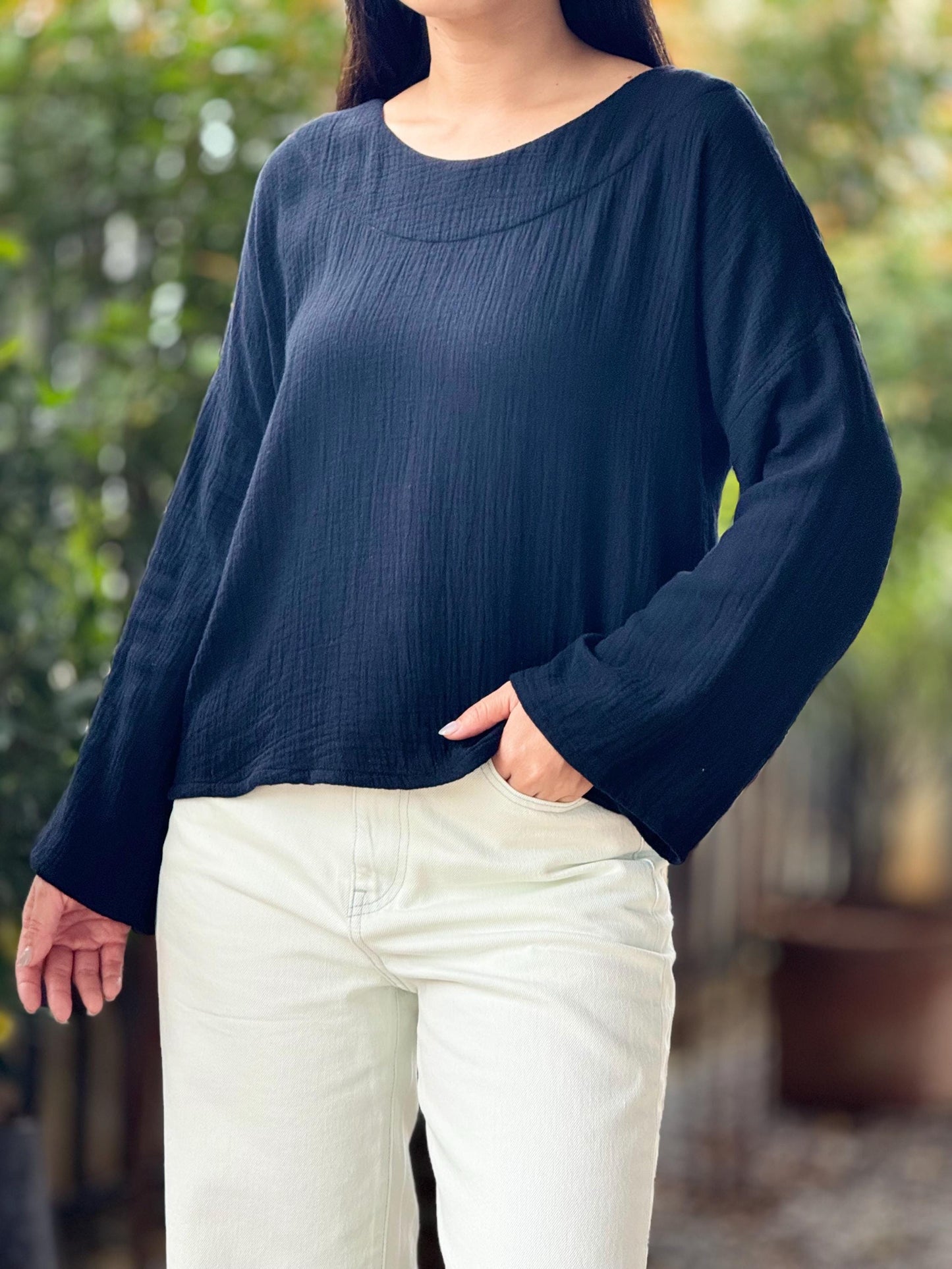 Double Gauze Scoop Neck Loose-Fitting Long-Sleeve Blouse