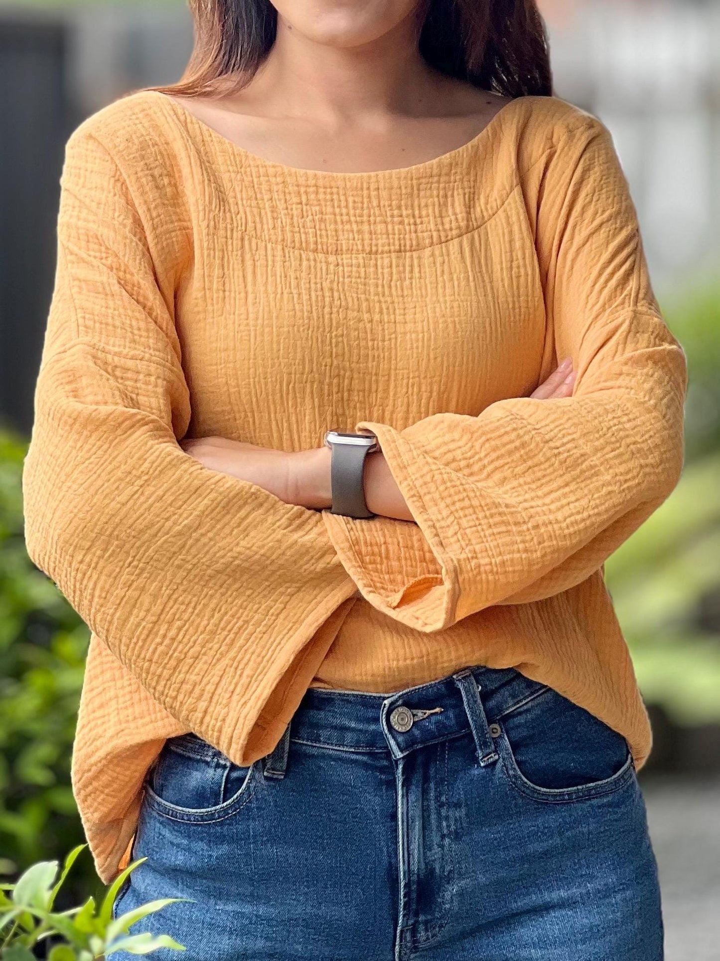 Double Gauze Scoop Neck Loose-Fitting Long-Sleeve Blouse