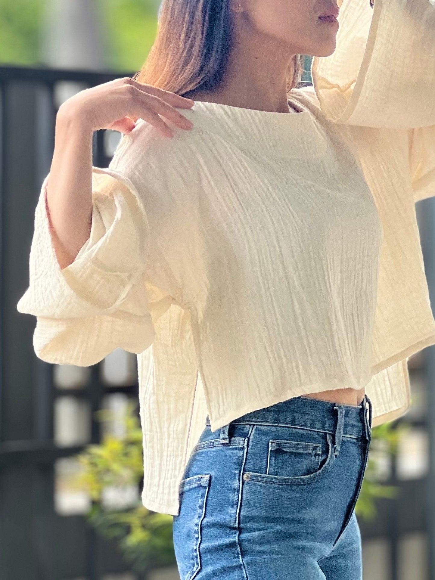 Double Gauze Wide Sleeve Front Crop Blouse