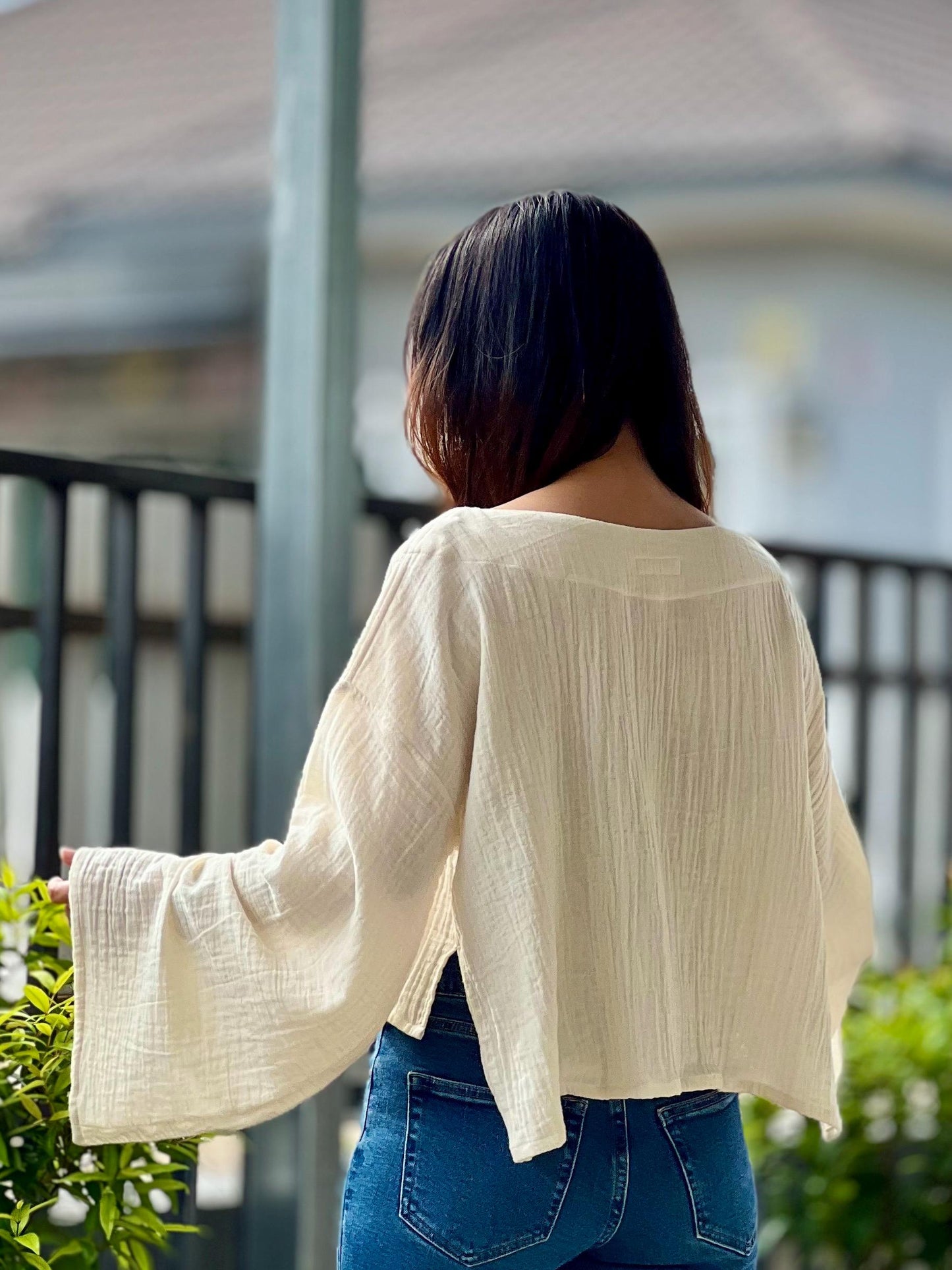 Double Gauze Wide Sleeve Front Crop Blouse