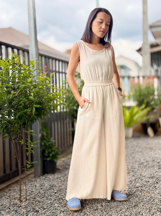 Sleeveless Jumpsuit in Double Cotton Gauze
