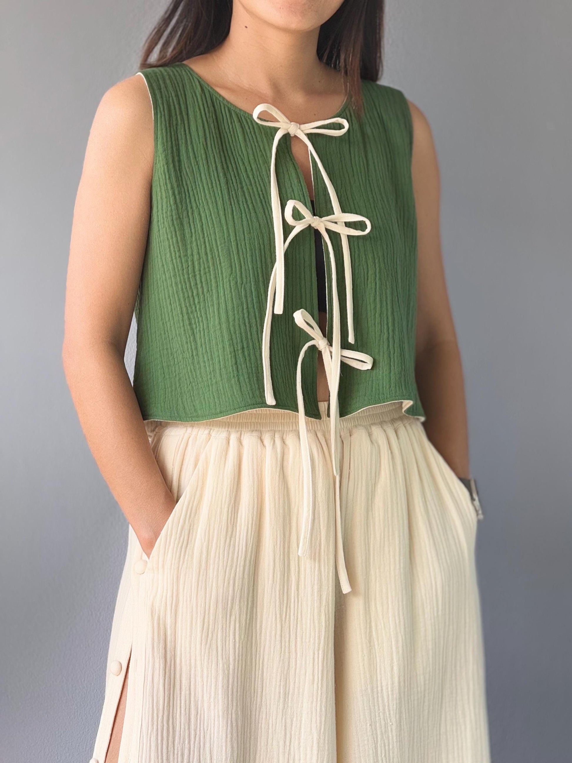 Women’s Double Gauze 2 Sided And Reversible (2 colors) Sleeveless Crop Top Tank Blouse