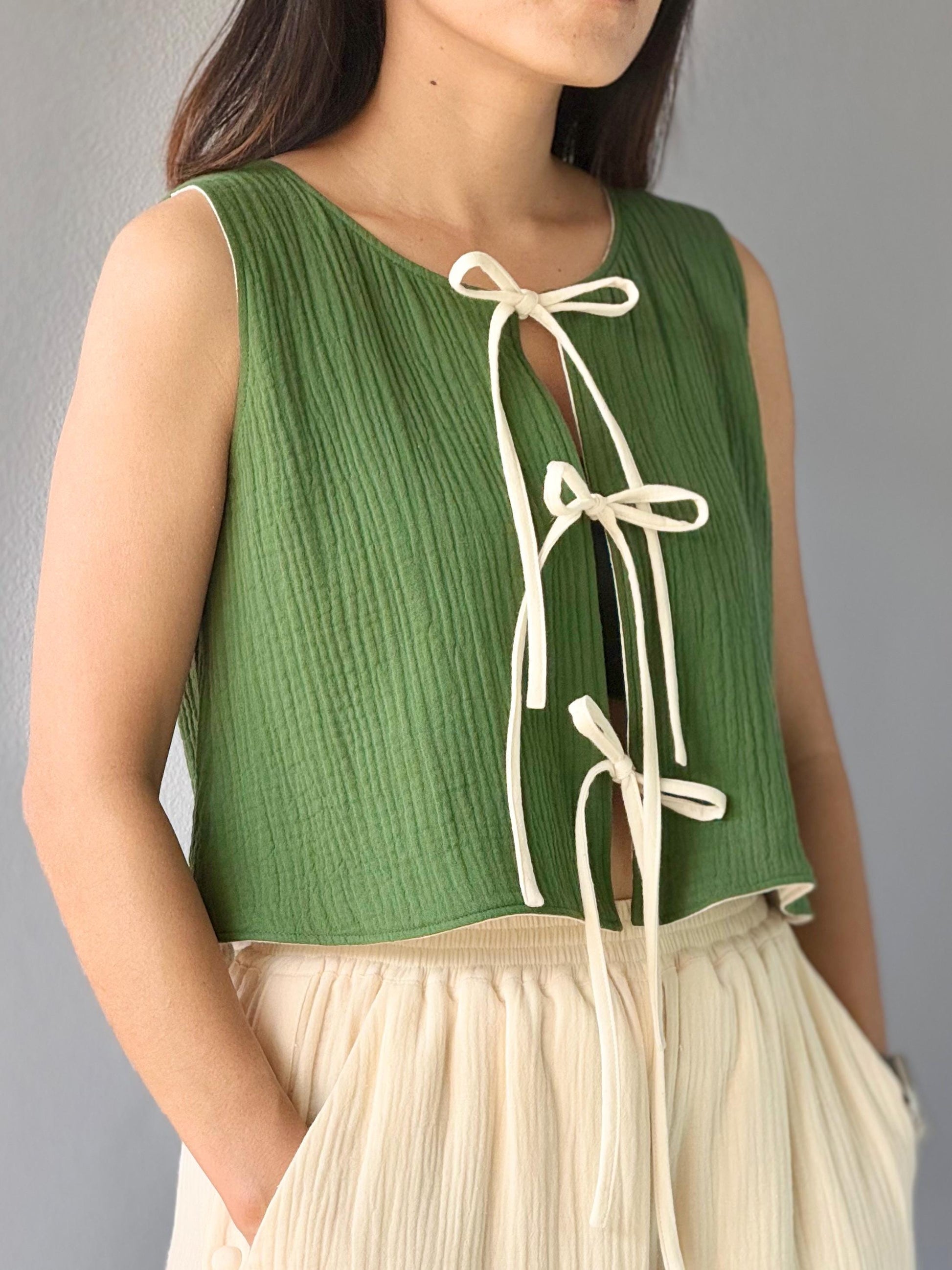 Women’s Double Gauze Sleeveless Reversible Crop Top Tank Blouse - 2 colors in 1