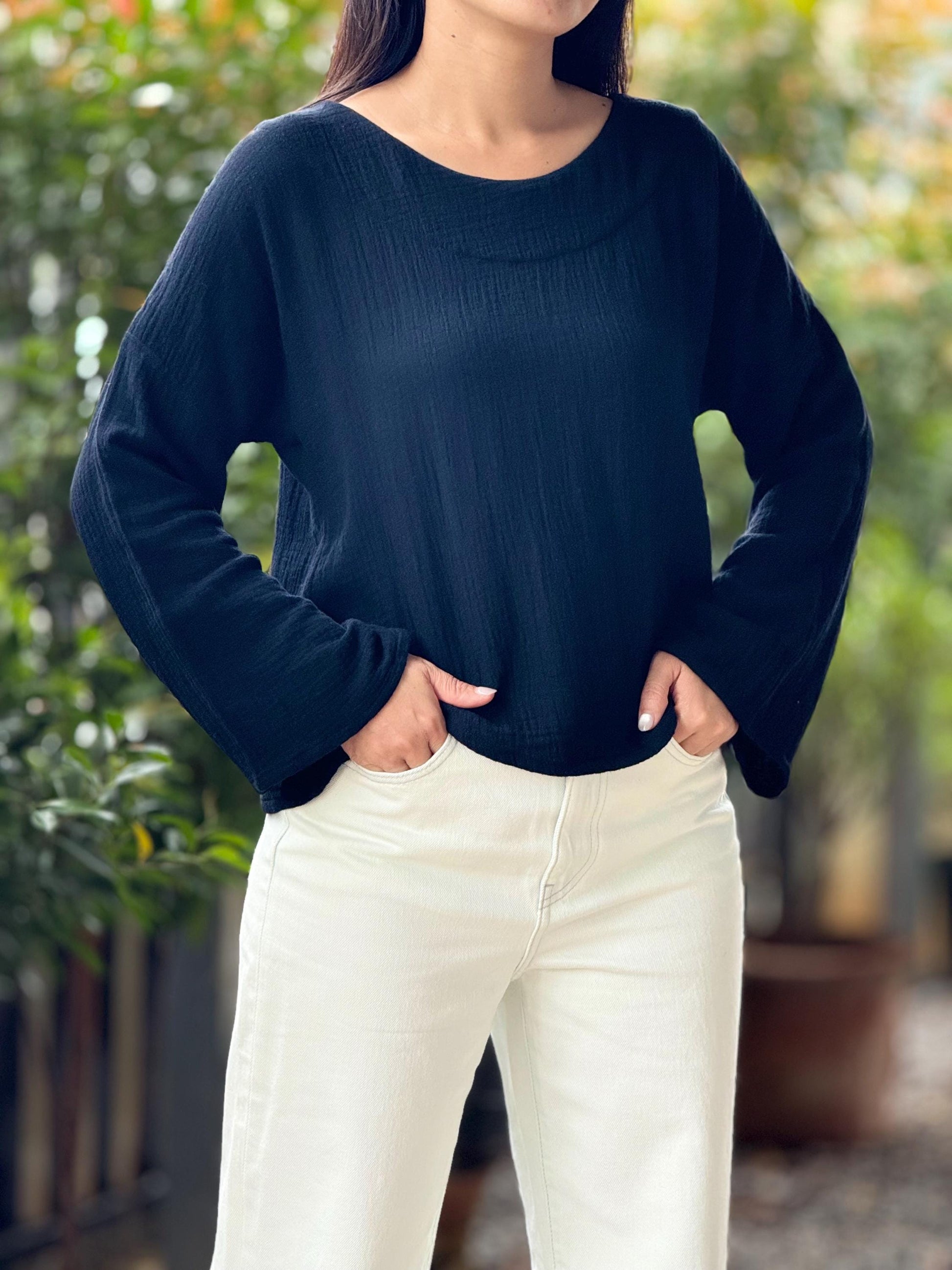 Double Gauze Scoop Neck Loose-Fitting Long-Sleeve Blouse