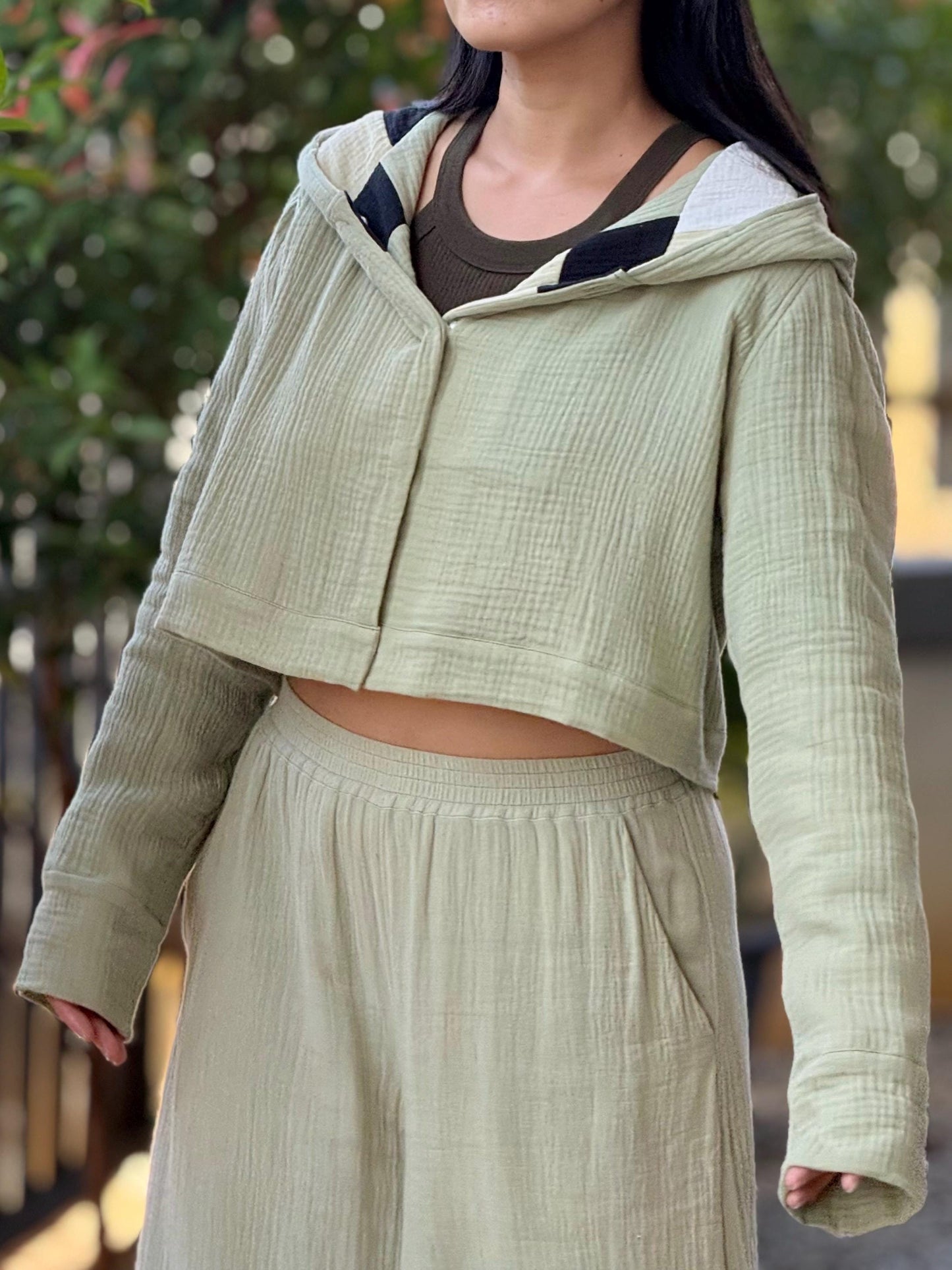 Green Breeze – Muslin Double Gauze Cropped Hoodie