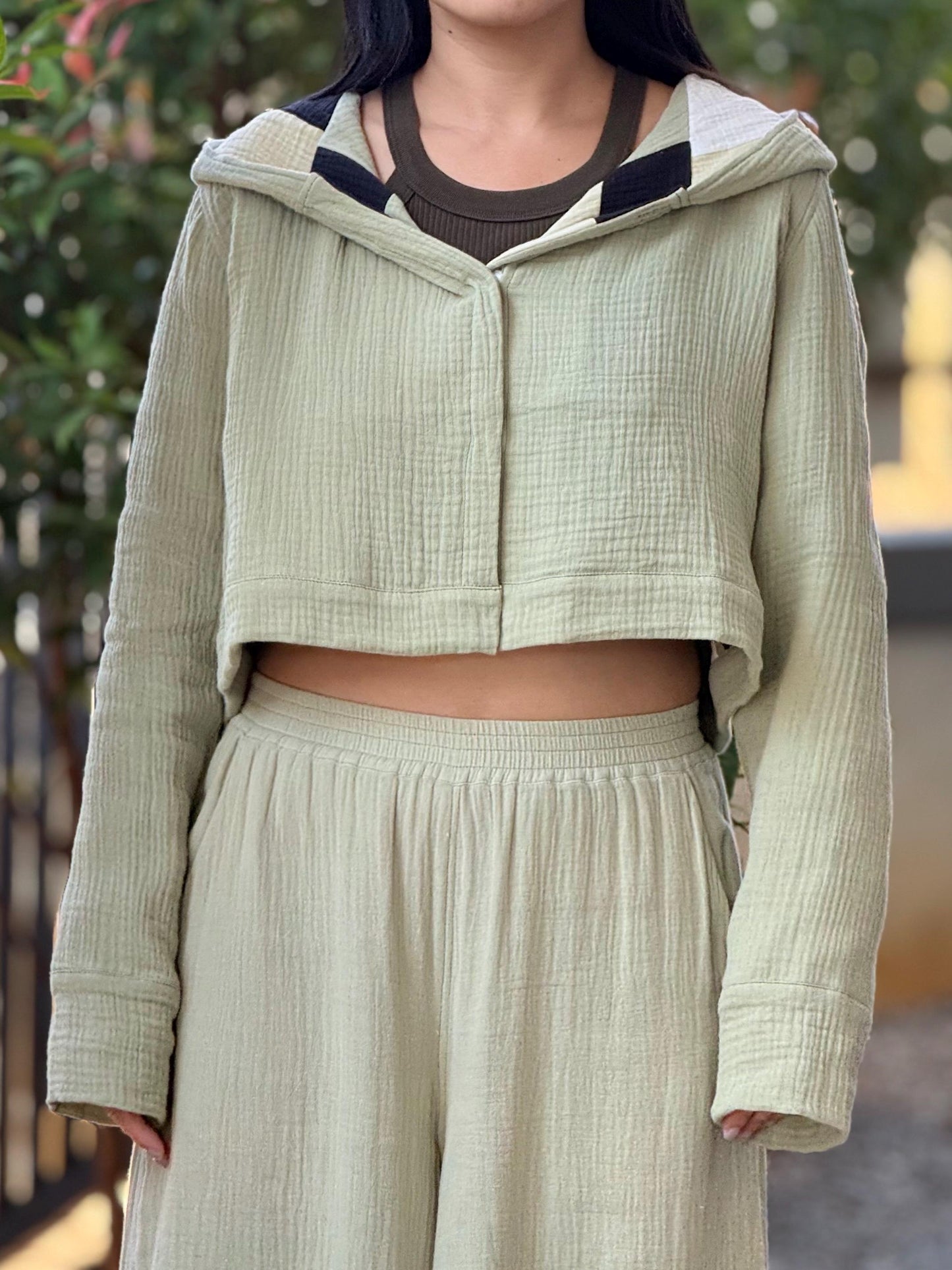 Green Breeze – Muslin Double Gauze Cropped Hoodie