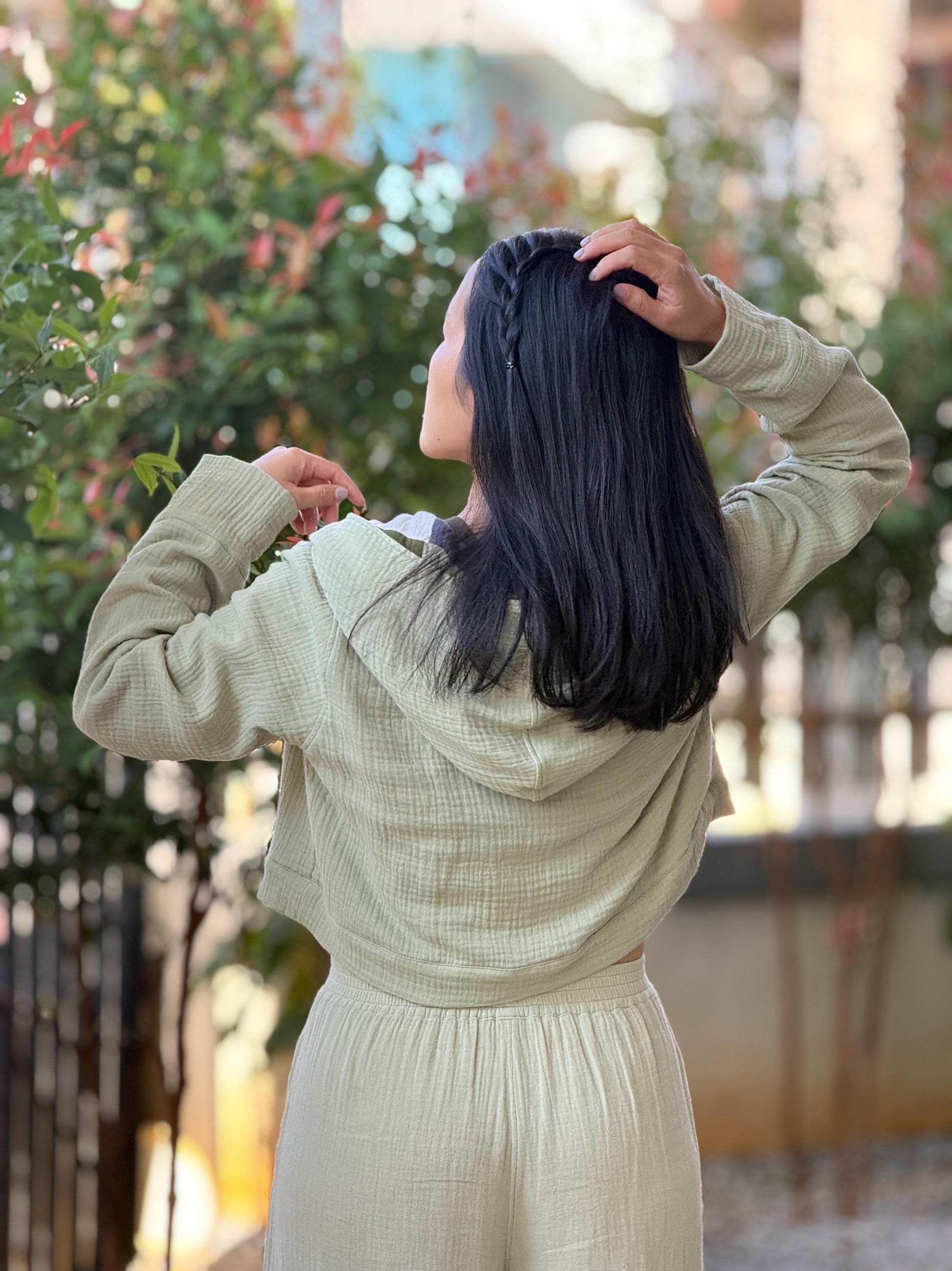 Green Breeze – Muslin Double Gauze Cropped Hoodie